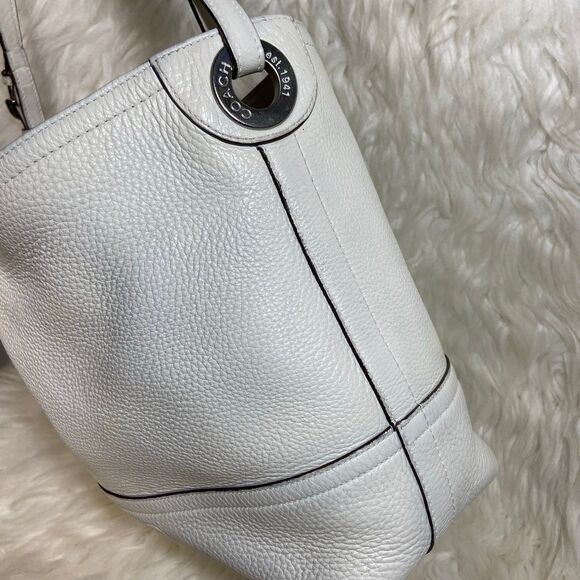 Coach ivory hobo handbag - Picture 3 of 12